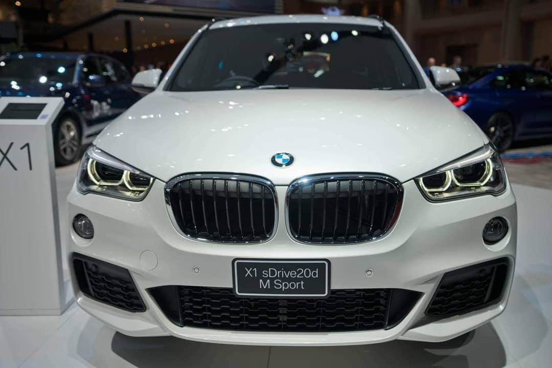BMW Thailandさんのインスタグラム写真 - (BMW ThailandInstagram)「BMW X1 รถที่ถูกออกแบบมาเพื่ออำนวยความสะดวกให้กับผู้โดยสารด้วยเบาะนั่งยกสูง พื้นที่ภายในห้องโดยสารนั้นให้อรรถประโยชน์หลากหลายอีกด้วย  คุณสามารถเข้ามาชม BMW X1 อย่างใกล้ชิดได้ที่ Bangkok International Motor Show 2019 ตั้งแต่วันนี้ - 7 เมษายน ที่อิมแพค เมืองทองธานี  และรับข้อเสนอสุดพิเศษ ฟรี BSI Package เพิ่มปีที่ 6* และประกันชั้น 1 ในรุ่นที่กำหนด* เริ่มแล้ววันนี้ที่ผู้จำหน่ายฯ อย่างเป็นทางการ *เงื่อนไขเป็นไปตามที่บริษัทฯ กำหนด  #BMW #BMWTH #BMWX1」4月2日 20時09分 - bmwthailand