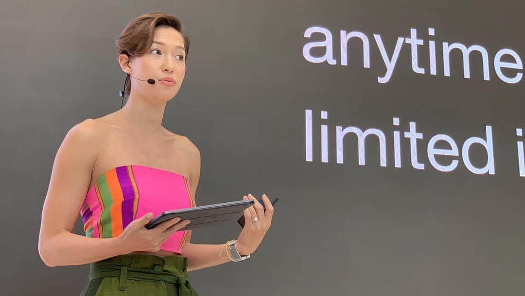 Livさんのインスタグラム写真 - (LivInstagram)「“How I made FitSphere” talk #todayatapple #madebywomen wearing the cutest ethical fashion brand I just found @youmeilabel #youandmei #fitsphere @fitsphere_bylivlo 📸: @apple」4月2日 20時03分 - livlogolding