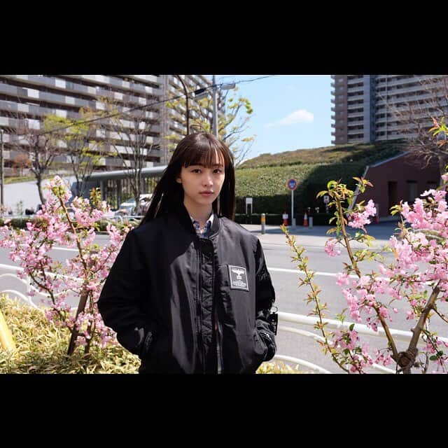 山田愛奈さんのインスタグラム写真 - (山田愛奈Instagram)「.  遂に日本に上陸です 女の私が着ても合わせやすくて かっこいい(^.^)軽くて温かい 半袖の上に着てもちょうど良かったです  そして珍しく多めの写真…📷 .  @boylondon_jp @boylondon #boylondon #boylondonjapan #camera #photography #photo」4月2日 20時05分 - aina_yama