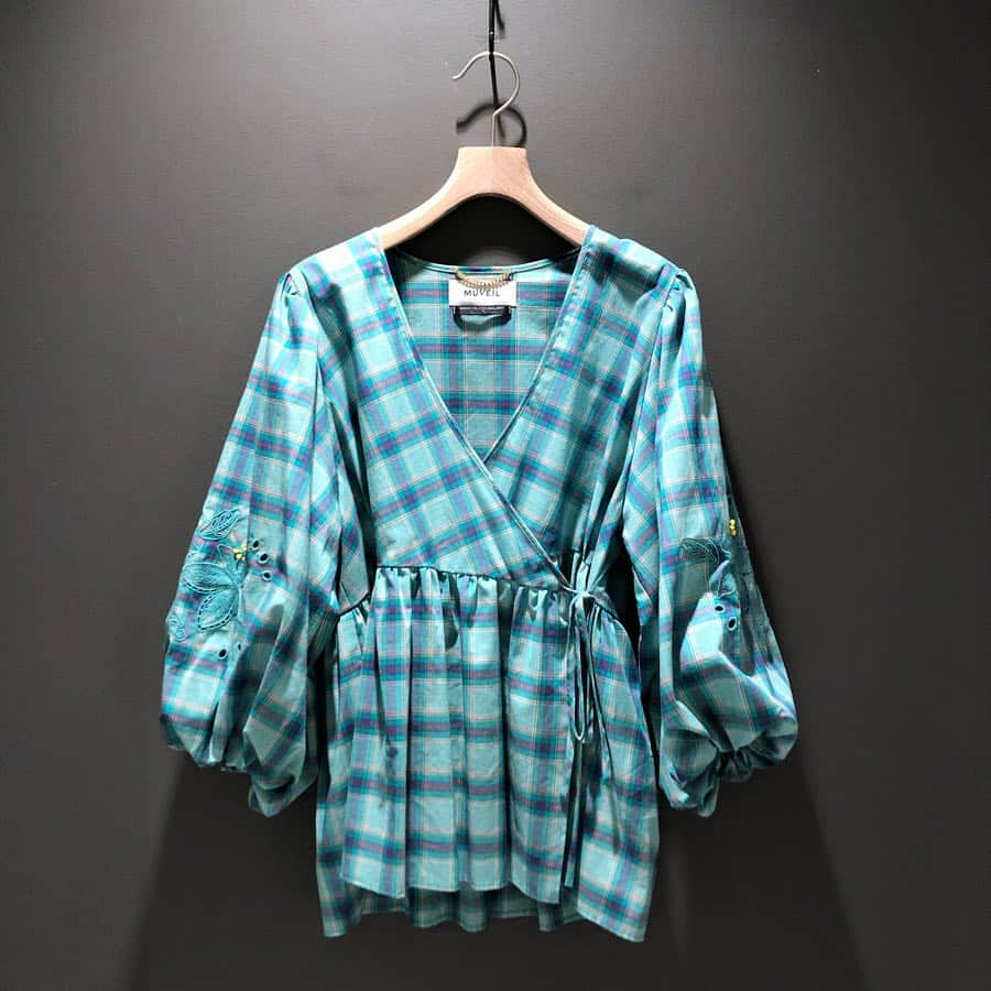 BEAMS JAPANさんのインスタグラム写真 - (BEAMS JAPANInstagram)「＜MUVEIL＞ Womens Check Kashukuru Blouse  BEAMS JAPAN 3F  @beams_japan #muveil #beams  #raybeams  #beamsjapan #beamsjapan3rd Instagram for New Arrivals Blog for Recommended Items #japan #tokyo #shinjuku #mensfashion #womensfashion #日本 #東京 #新宿 #ファッション#メンズファッション #ウィメンズファッション #ビームス #ビームスジャパン」4月2日 20時27分 - beams_japan