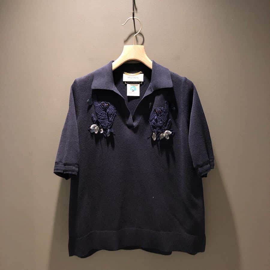 BEAMS JAPANさんのインスタグラム写真 - (BEAMS JAPANInstagram)「＜MUVEIL＞ Womens 刺繍入り Polo Knit  BEAMS JAPAN 3F  @beams_japan #muveil #beams #raybeams #beamsjapan #beamsjapan3rd Instagram for New Arrivals Blog for Recommended Items #japan #tokyo #shinjuku #mensfashion #womensfashion #日本 #東京 #新宿 #ファッション#メンズファッション #ウィメンズファッション #ビームス #ビームスジャパン」4月2日 20時27分 - beams_japan
