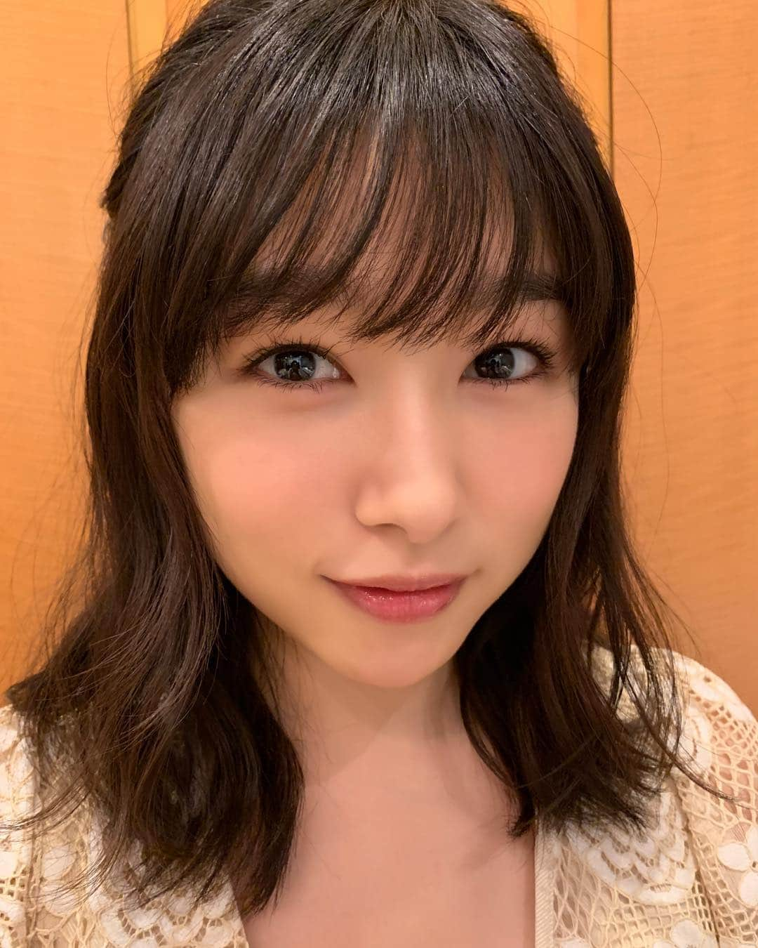 桜井日奈子さんのインスタグラム写真 - (桜井日奈子Instagram)「22歳になりました。  たくさんの方からおめでとうと言ってもらえて、幸せ者です😊  まだまだ未熟ですが、 しっかり自分と向き合って、 たくさん進化できるようにがんばります💪  このあとすぐ、20:30からバースデーLINELIVEやります！  いってきます！  #ottodame_jp」4月2日 20時25分 - sakurai.hinako_official