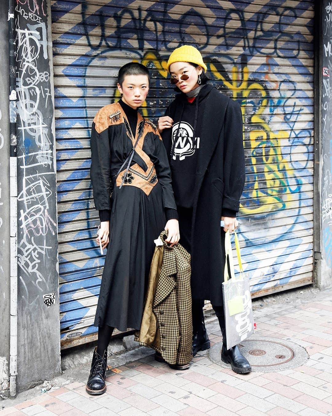 のインスタグラム：「TOKYO STREET STYLE Name: @ssssssssssssai @dmeiyue  #streetstyle#droptokyo#tokyo#japan#streetscene#streetfashion#streetwear#streetculture#fashion#shibuya#drmartensstyle#street Photography: @kyoheihattori」
