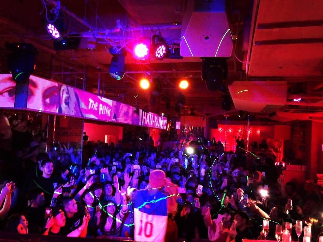 のインスタグラム：「. MAR.28 2019 OSAKA at The Pink 『3/28 大阪＠The Pink GUEST：HAN-KUN』 : ご来場いただきました皆さま、ありがとうございました！ : @voicemagicianjp #HAN_KUN #hankun #voicemagician #10thanniversary #MusicalAmbassador」