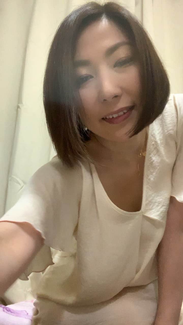 のインスタグラム：「新元号『令和』を書いてみた〜！ 20年以上ぶりに筆持った😂」