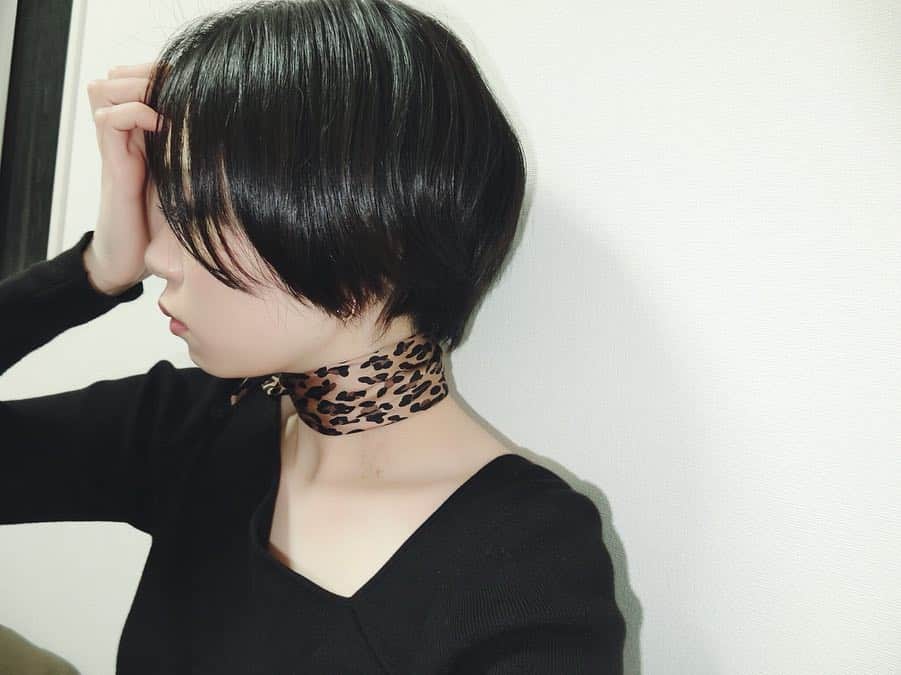 misaki saitoさんのインスタグラム写真 - (misaki saitoInstagram)「April🌱 こないだまた髪切ってもらたー✂︎✂︎ 先月は仕事もプライベートもだいぶ充実してた🤭 平成最後の月はどーなるのでしょうか🤭🤭💭 #japan #tokyo #new #hair #afloatworld #shibuya #spring #style #me #black #time #instagood #2019 #平成」4月2日 20時45分 - misk_3110