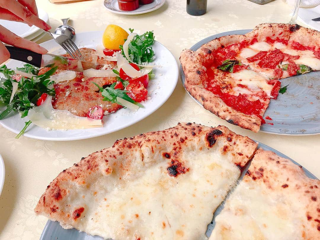 木南清香さんのインスタグラム写真 - (木南清香Instagram)「🍕🥗💓 ・ ・ 桜の季節はここに来たくなる🌸 美しい景色と美味しいごはんで 幸せなひととき♡ ・ #🍕 #lunch #pizza #女子会 #六本木#六本木ランチ #napule」4月2日 20時58分 - kinami_sayaka