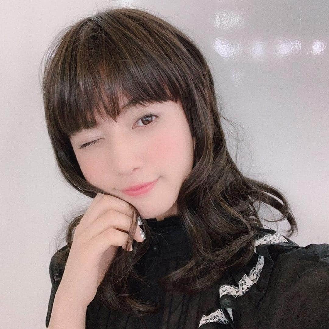 ゆうたろうさんのインスタグラム写真 - (ゆうたろうInstagram)「「#よくばりプリマ」 第一弾！  僕がイメージキャラクターを務めている #ブラックプリマ の化粧下地が 今日からオンライン限定で販売開始しました〜拍手〜🥰🥰 今年はブラックおしろいも販売されるみたいなので、両方是非チェックしてね！！ そして、 キャンペーン第二弾が決定！ 今年の #プリマヴィスタ さんは、よくばりなのだね☺笑  プリマ公式Twitterでは今日から化粧下地がもらえるキャンペーンも実施中！  詳しくは@primavista_official_jpのプロフィールページURLからチェックしてみてくだされ〜！！！ #Primavista #ブラック下地 #ブラックおしろい #PR」4月2日 20時58分 - aaaoe__