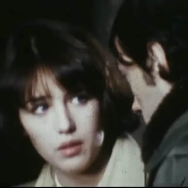 エマニュエル・ベアールのインスタグラム：「#Repost  @thierryklifa @isabelleadjaniofficiel ・・・ Documentaire « André Téchiné, cinéaste insoumis » de @thierryklifa, mercredi soir sur Arte • #onsevoitsevoir #song #barocco @mariefrance_garcia @alexbeaupainofficiel • avec #catherinedeneuve #danielauteuil #juliettebinoche #emmanuellebeart #sandrinekiberlain #guillaumecanet • #andretechine #documentary #documentaire #arte #thierryklifa #cineaste #realisateur #lessoeursbronte #alexbeaupain @juliettebinoche @emmanuellebeart @sandrinekiberlain @guillaumecanetofficiel」
