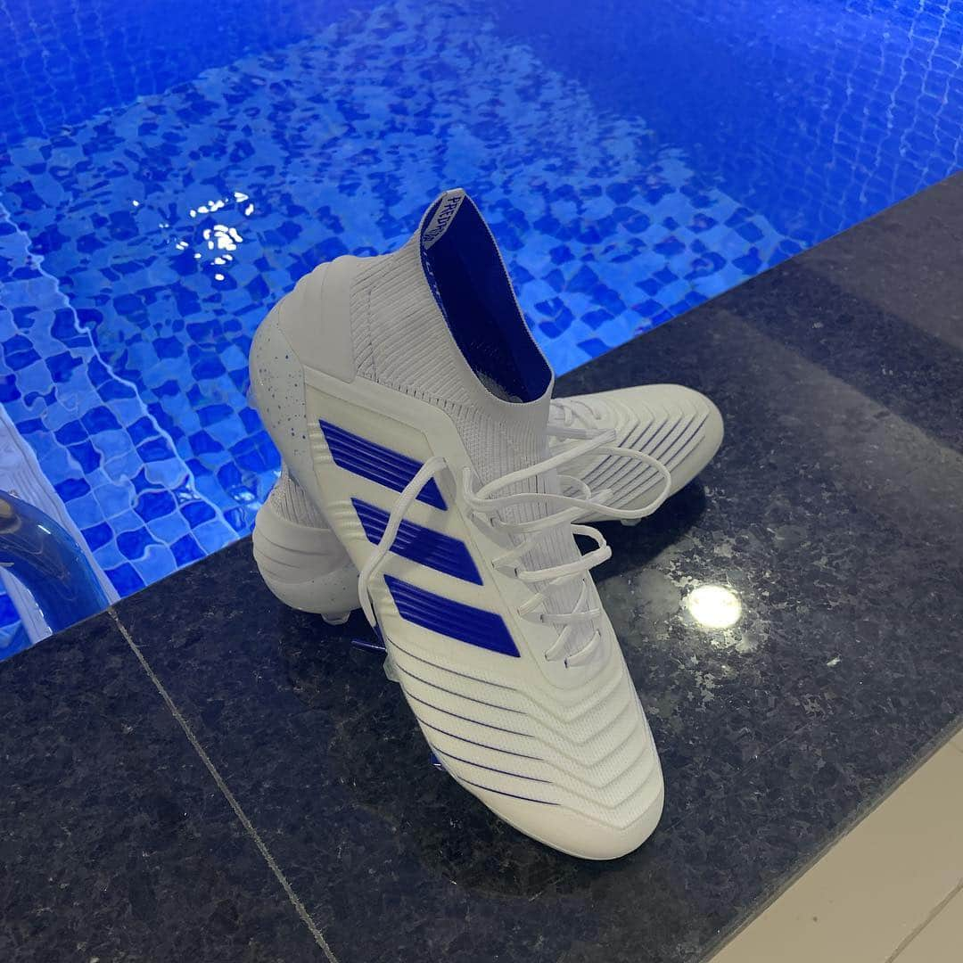 アルバロ・ネグレドさんのインスタグラム写真 - (アルバロ・ネグレドInstagram)「Let’s go #Predator #DareToCreate @adidasfootball」4月2日 21時29分 - alvaronegredo9