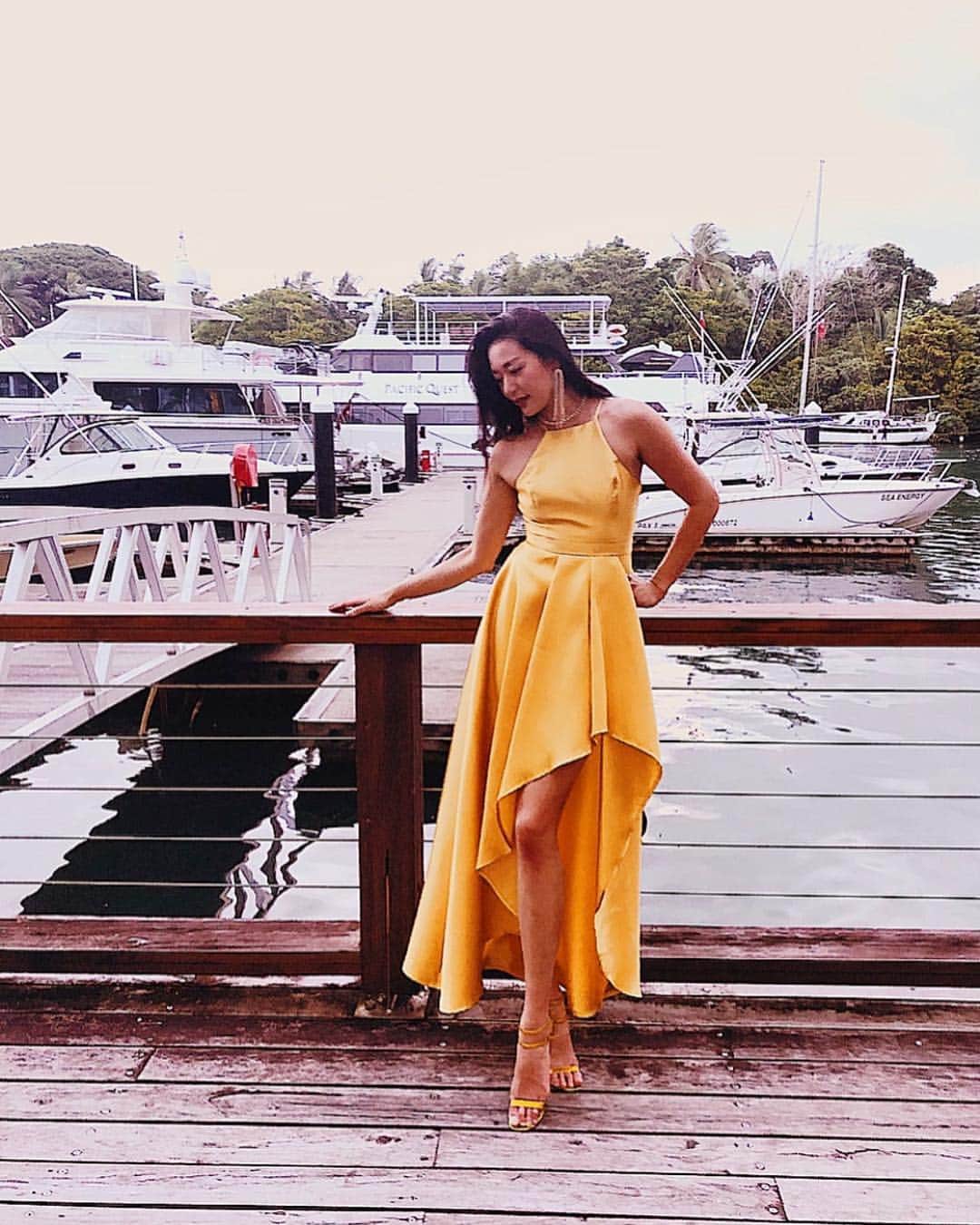 結子さんのインスタグラム写真 - (結子Instagram)「Yellow Dress Day💛💛💛 . . 👠 #yvessaintlaurent . #dress#model#dinne#party#shooting#wsp2019 #カクテルドレス#パーティ#心境更新します」4月2日 21時30分 - yuiko_yyy