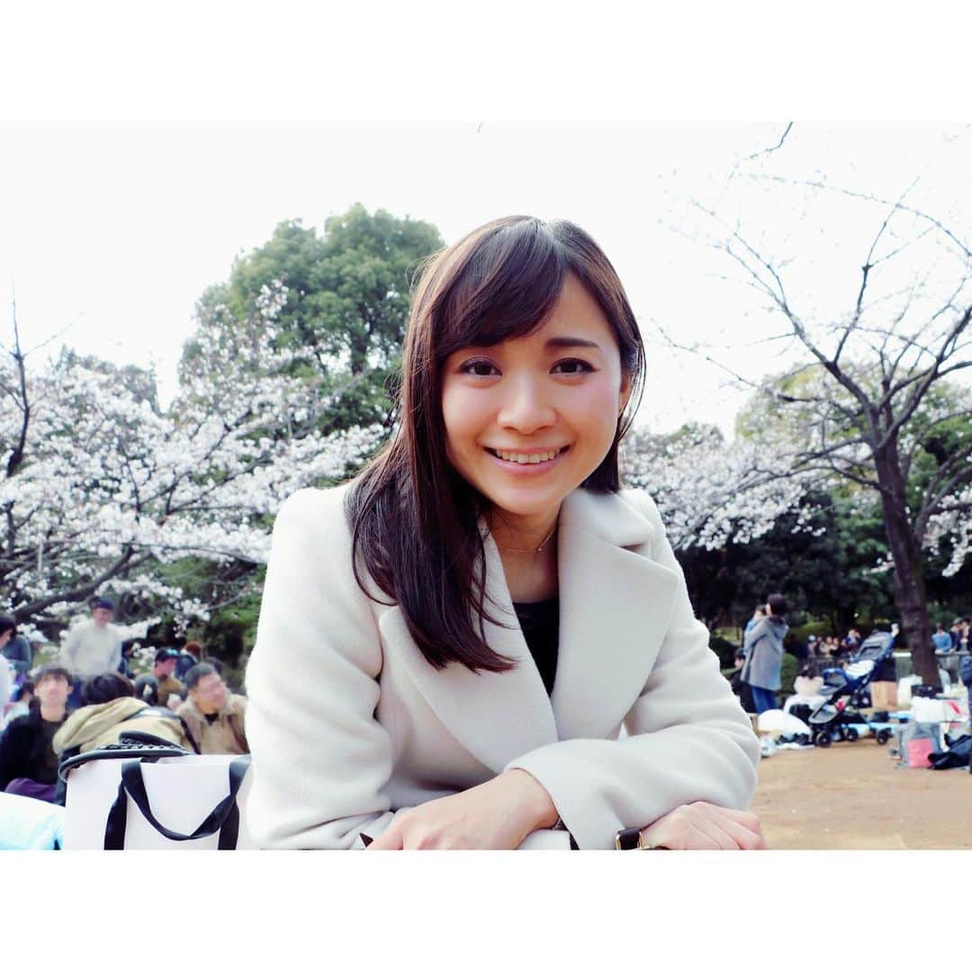 繁田美貴さんのインスタグラム写真 - (繁田美貴Instagram)「*＊ 今日は寒かった〜。。 今週は冷える日多いみたいですね。 でもその分、桜は長持ちするようで それはそれで嬉しい♪ ただ、体調崩さないように 皆様お気をつけ下さいね！ #一昨日 #お花見 行ってきました #千鳥ヶ淵 をのんびり歩いて #北の丸公園 へ #昨日アップした #桜 の写真もその時の #🌸」4月2日 21時34分 - handa_miki