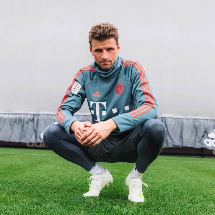 トーマス・ミュラーのインスタグラム：「New white boots for the final challenges of this season 👟👏 @adidasfootball #X18 #adidas #esmuellert #fcbayern  Werbung」