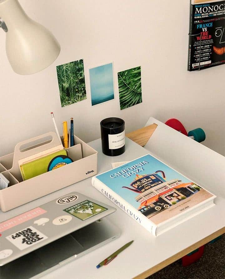 MR PORTERのインスタグラム：「If we had a desk this organised, we might actually get some work done, right @mat_buckets⁣? ⁣ ⁣-⁣ Candle @officialbyredo (672767)⁣, Book @taschen (1125395) available now via the link in bio. #MRPORTER」