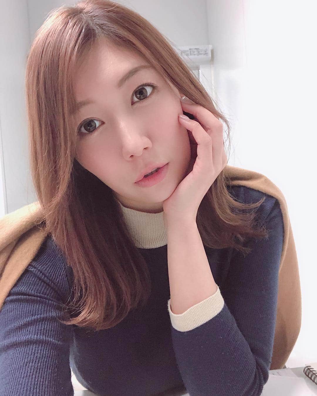 穂川果音さんのインスタグラム写真 - (穂川果音Instagram)「だいぶ前髪が、伸びてきましたーー（╹◡╹）♪わーい！ 今日もアベプラ観てねー♡ ＃ヘアスタイル #hairstyles #hairarrange #ほかのん #アベプラ #abematv #気象予報士 #穂川果音 #前髪伸ばし中 #今日もお天気担当します」4月2日 21時52分 - hokawakanonn