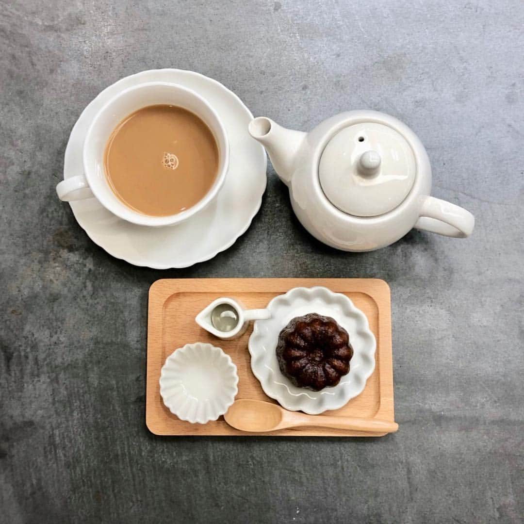 のインスタグラム：「. 今話題の #おうちカフェ を楽しむために欠かせないものといえば、おしゃれな「食器」ですよね！ . 100円からおしゃれな雑貨がGETできちゃう「NATURAL KITCHEN（ナチュラルキッチン）」には、おうちカフェにぴったりなシンプルでおしゃれな食器が勢揃いしているんです♡ . 詳しくはプロフィールトップのURLから記事をチェックしてみてくださいね！ . #isuta #isutapic #お家カフェ #naturalkitchen #tea」