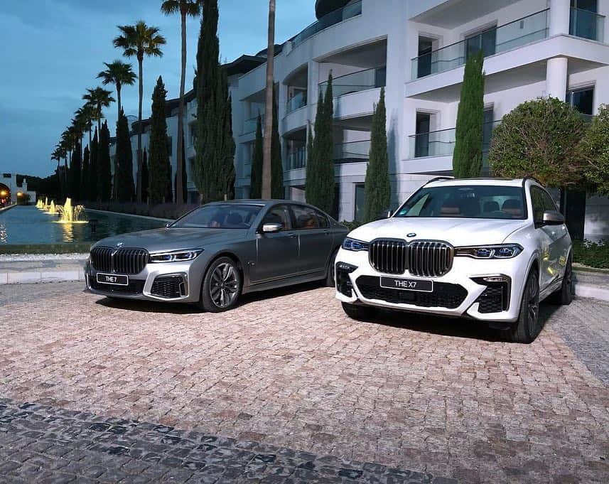 CARLiFESTYLEさんのインスタグラム写真 - (CARLiFESTYLEInstagram)「BMW 7 Series and BMW X7 | 👍🏼or👎🏼? Photo by @bmwblog #carlifestyle」4月2日 22時11分 - carlifestyle