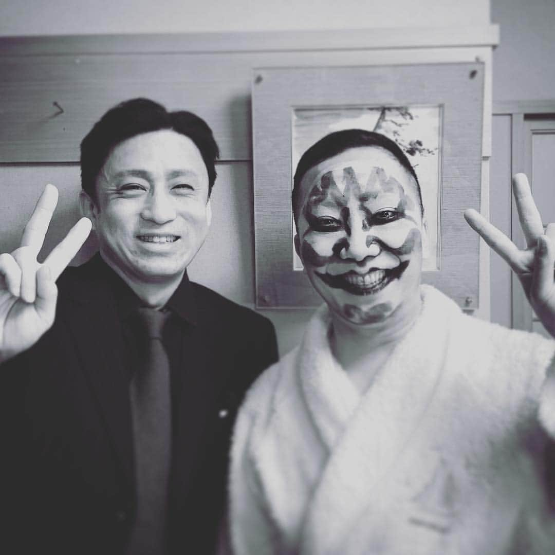 市川猿之助さんのインスタグラム写真 - (市川猿之助Instagram)「#平成最後の #歌舞伎公演 #四月大歌舞伎 #夜の部 #猿翁十種の内 #黒塚 #無事に初日を迎えました #見届け人 #幸四郎兄 #わざわざ #巡業公演を休んで #本人談 #来てくれました #再び #家の藝を踊れる #喜び #まだまだ #完治とはいきませんが #今日という日を迎えられたことに #支え続けてくれた #全ての人に #感謝」4月2日 22時11分 - ennosuke_ichikawa4