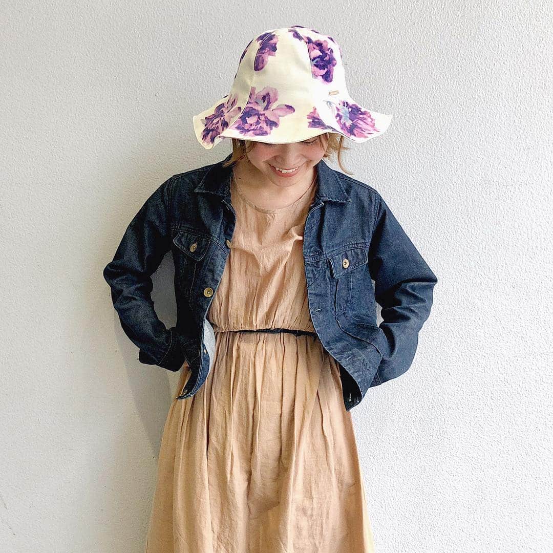 のインスタグラム：「⚪︎ 今シーズンはさまざまな種類の 花柄の帽子が入荷。 チューリップハットは 古着好きさんにはもちろん きれいめにもつかえる色合い🌻 ・ ・ #カオリノモリ #kaorinomori #チューリパン #チューリップハット #花柄 #帽子 #ハット #お花見 #春小物 #春コーデ #帽子コーデ #hat #instahat #fashion #coordinate」