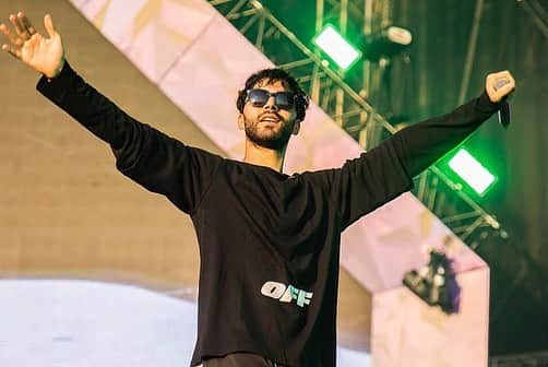 R3habさんのインスタグラム写真 - (R3habInstagram)「thank you for all the birthday wishes 🙏🏼🎉⁣ ⁣ love you 💛💛」4月2日 22時14分 - r3hab