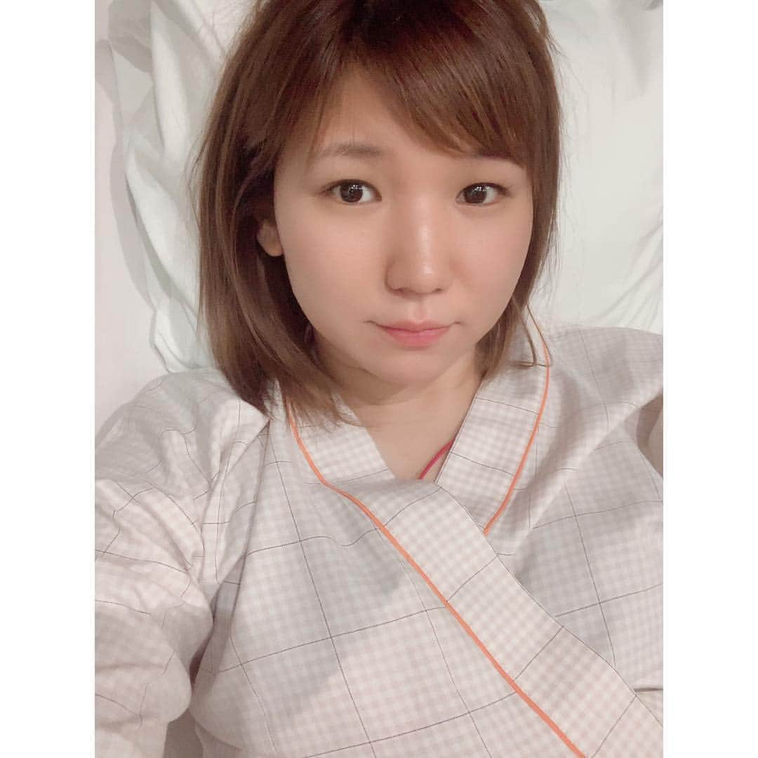 寺下智香（プロボウラー）さんのインスタグラム写真 - (寺下智香（プロボウラー）Instagram)「今日から2泊３日の入院です🏥 前回発作を誘発できず、治療できなかった不整脈を今回こそ治したい😭  #入院 #２年ぶり #発作性上室性頻拍  #カテーテルアブレーション  #最近体調良くなかった💦 #治りますように」4月2日 22時22分 - chika507