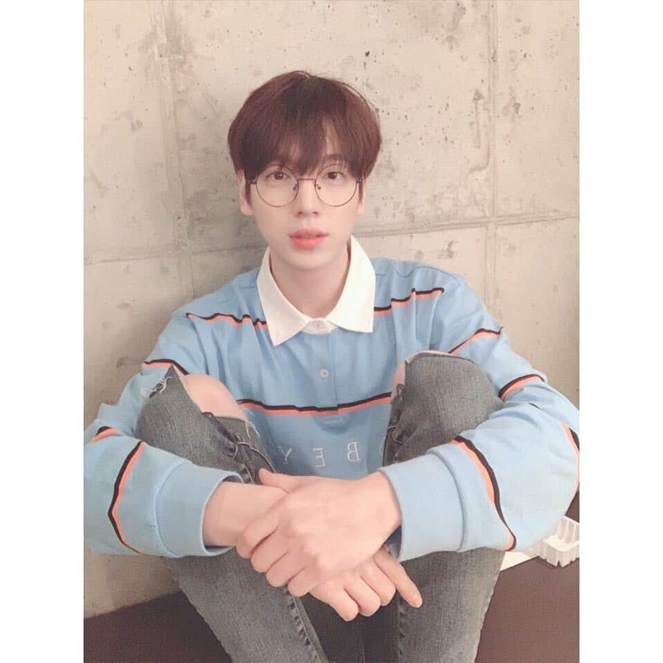 IN2ITさんのインスタグラム写真 - (IN2ITInstagram)「photo party ~ 🎉🎊 ㅤㅤ #인투잇 #To #2u #현욱  #일상  #셀카 #OOTD #spring #Selfie  #IN2IT #hyunuk #in2u #Photo #by #inpyo #and #isaac」4月2日 22時32分 - official_in2it