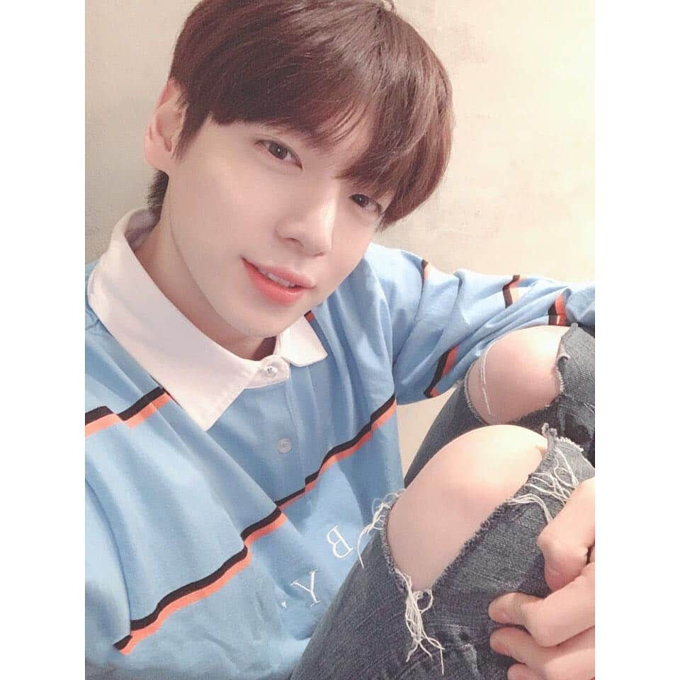 IN2ITさんのインスタグラム写真 - (IN2ITInstagram)「photo party ~ 🎉🎊 ㅤㅤ #인투잇 #To #2u #현욱  #일상  #셀카 #OOTD #spring #Selfie  #IN2IT #hyunuk #in2u #Photo #by #inpyo #and #isaac」4月2日 22時32分 - official_in2it