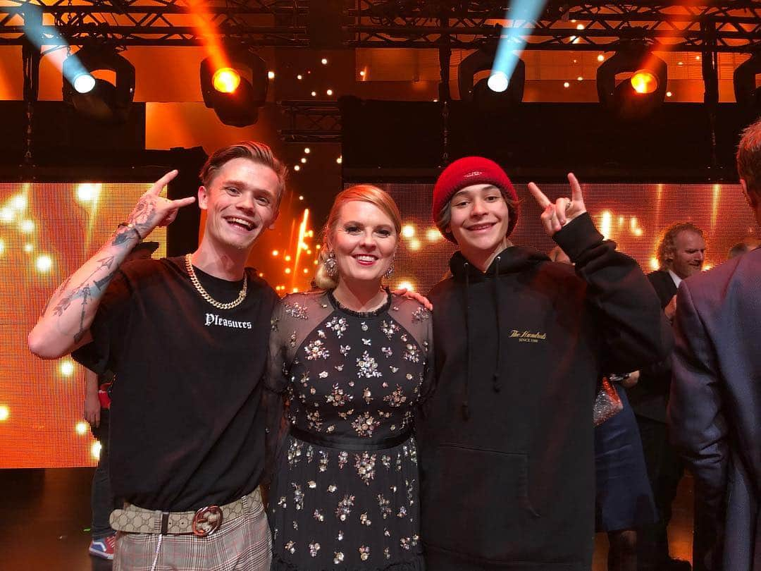 Bars and Melodyさんのインスタグラム写真 - (Bars and MelodyInstagram)「it was so great seeing the beautiful @patriciakelly.official last night at the LEA’s.」4月2日 22時34分 - barsandmelody