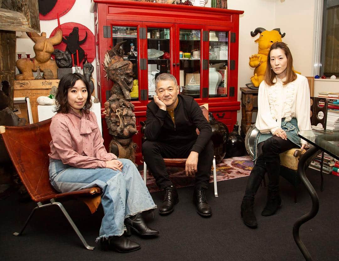 のインスタグラム：「【FEATURE STORY】 2020年新卒採用 対談 ー“感じること”に純粋である人。と出会いたいー  今年の採用テーマ「原人宇宙人」とは？ アッシュ・ぺー・フランスが描くビジネスモデルとは？ 代表取締役 村松孝尚、採用担当の企画室 國吉祐子、CS推進室 清水あゆみの三人が、人と人、クリエイターとの繋がりを紐解きます。 ※特集ページはプロフィール欄のURLよりご覧頂けます。  #feature #story #interview #staff #fashion #creator #hpfrance #アッシュペーフランス #howpeoplelive」