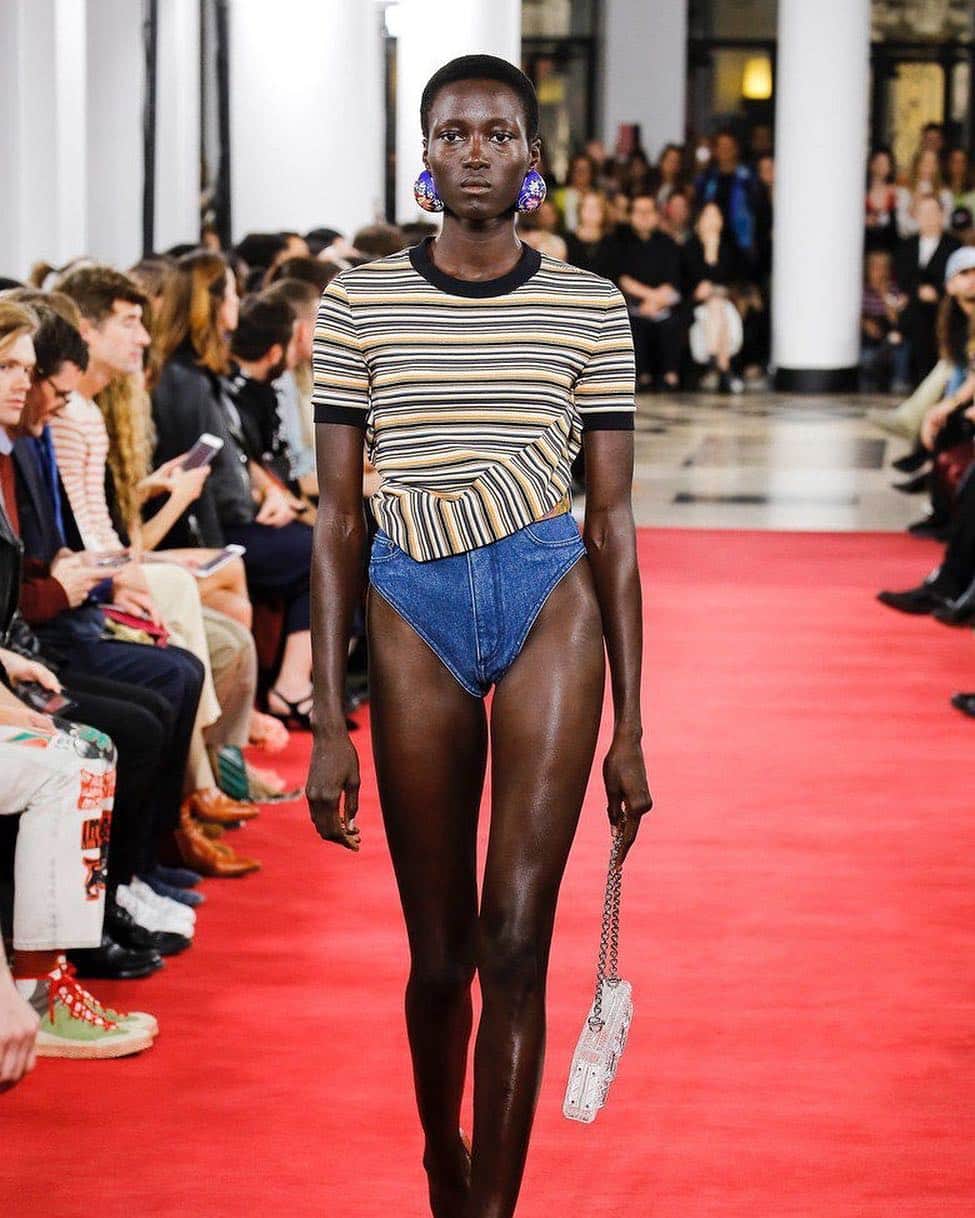 Vogue Runwayさんのインスタグラム写真 - (Vogue RunwayInstagram)「Over the weekend, @yproject_official's “janties” went viral. The French-cut denim panties from the Spring 2019 collection went on sale Friday, and Twitter went wild. One tweet read: “How do I feel about $300 denim panties, you ask? Well, I’ll tell you how I feel. Utterly and thoroughly chafed.” She has a point.  So, to decide if these intimates–aside from the discomfort– would be bad to wear for an extended period of time, one Vogue writer consulted an expert: her gynecologist. Tap the link in our bio to find out what Rebecca C. Brightman, M.D. had to say about the "janties."」4月2日 22時51分 - voguerunway