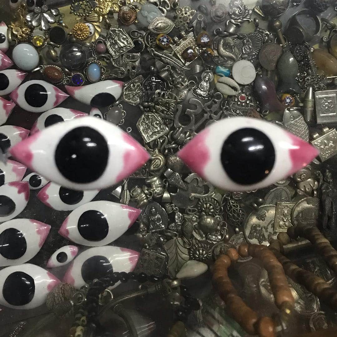 ジャンポールレスパナールのインスタグラム：「. All eyes on you 👁👁」