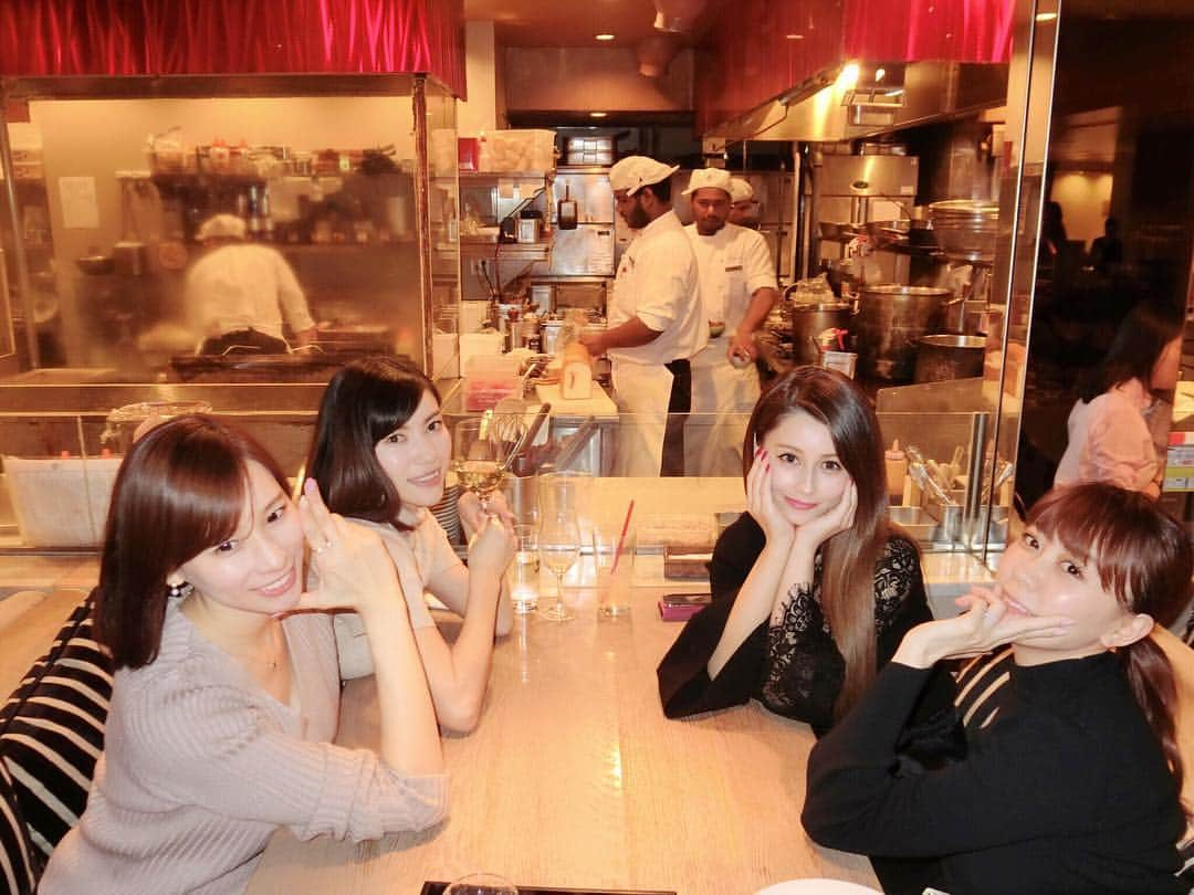 ダレノガレ明美さんのインスタグラム写真 - (ダレノガレ明美Instagram)「ディナー💓 @ecrette.m  @tomohanaloha  @ayakokakiuchi  ずっと2人が面白いこと言ってて笑いすぎて顎外れそうに🤣 久しぶりにお酒飲めた🤩 ラブ💓」4月2日 23時08分 - darenogare.akemi