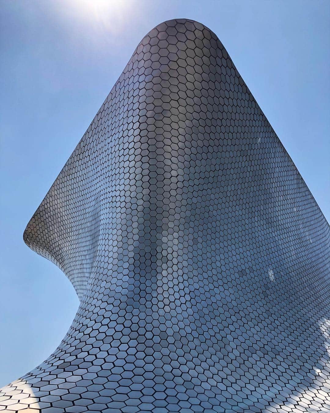 のインスタグラム：「Museo Soumaya 🌊 #Mexico #museosoumaya #cdmx」