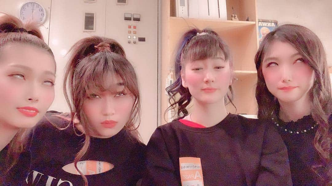 keilEen（ケバビン）さんのインスタグラム写真 - (keilEen（ケバビン）Instagram)「白目シリーズ🤭🤭 ライブありがとう😚  #girl#k#ONEQUARTER#live#tokyo#六本木#morph#変顔シリーズ#白目#picture」4月2日 23時22分 - rin_vivishri