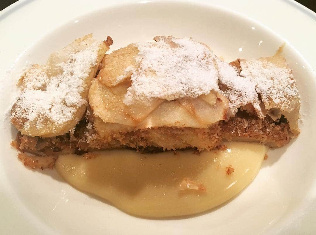 金子三勇士さんのインスタグラム写真 - (金子三勇士Instagram)「Wiener Apfelstrudel in Japan #wienerapfelstrudel #apfelstrudel #Japan #Dessert #delicious #Homemade #デザート #アプフェルシュトゥルーデル #自家製 #美味しかった #ウィーン風」4月2日 23時19分 - miyujikaneko_official