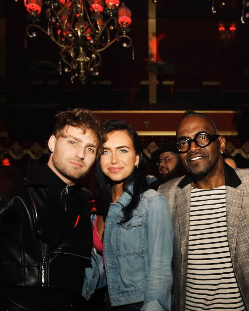 のインスタグラム：「A special night with @iamrilan for the release of his new single #loveordrugs 🌏🙌🏾 music video out now! 💯🤯」