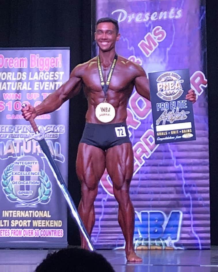サディク・ハドゾビックさんのインスタグラム写真 - (サディク・ハドゾビックInstagram)「Congratulations to my client @thomasdenton who just won the overall and most muscular at his show this past weekend. Not only did he place top honors but Thomas also earned his PNBA PRO CARD! In the last few weeks he accomplished an awesome feat by getting leaner, dryer and more symmetrical. Just a sick v-taper on this guy - Congrats bro you deserve this!!! #transformationtuesday .. 📤If you want to get started on your own customized plan just click the link in my bio or shoot me over an email. .. 🚨FOR ONLINE COACHING 🔗Click Link in Bio or 📬Email Me: Sadik@coachingwithsadik.com」4月2日 23時26分 - sadikhadzovic