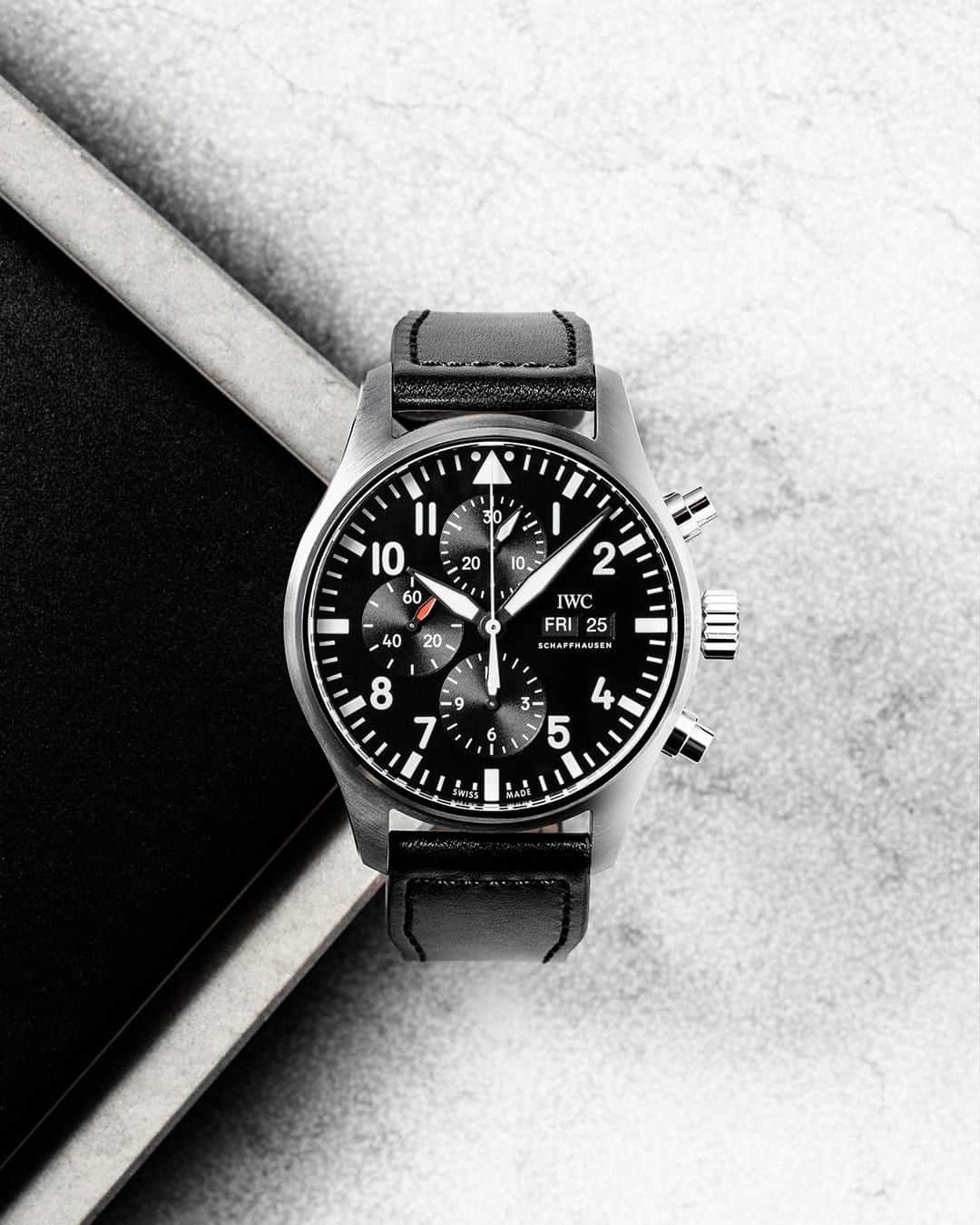 IWCさんのインスタグラム写真 - (IWCInstagram)「A timepiece that pays attention to detail as closely as you do. Nothing beats the precision of a Pilot’s Watch Chrono (Ref. IW377709) #IWCChrono #IWCPilot」4月2日 23時32分 - iwcwatches