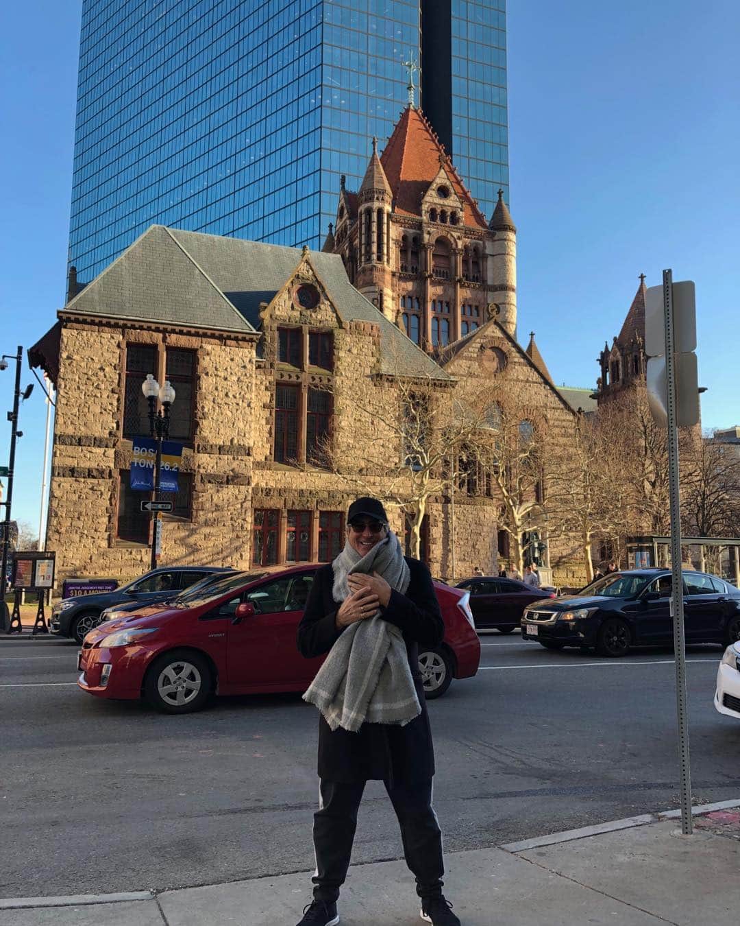 ケニー・オルテガさんのインスタグラム写真 - (ケニー・オルテガInstagram)「#trinitychurch One of the oldest churches in the country. A beautiful day in Boston Massachusetts. A church on every corner ☀️」4月2日 23時35分 - kennyortegablog