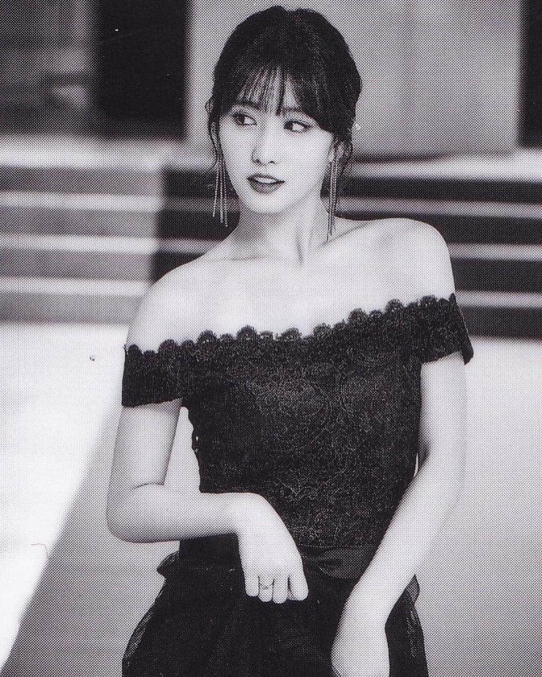 モモさんのインスタグラム写真 - (モモInstagram)「♡ [Scan] 190402 - “Dreamday” Photobook + TWICE2 Photocard -  #MOMO #트와이스 #모모 #平井もも #もも #TWICE © ztothek」4月2日 23時36分 - momojype