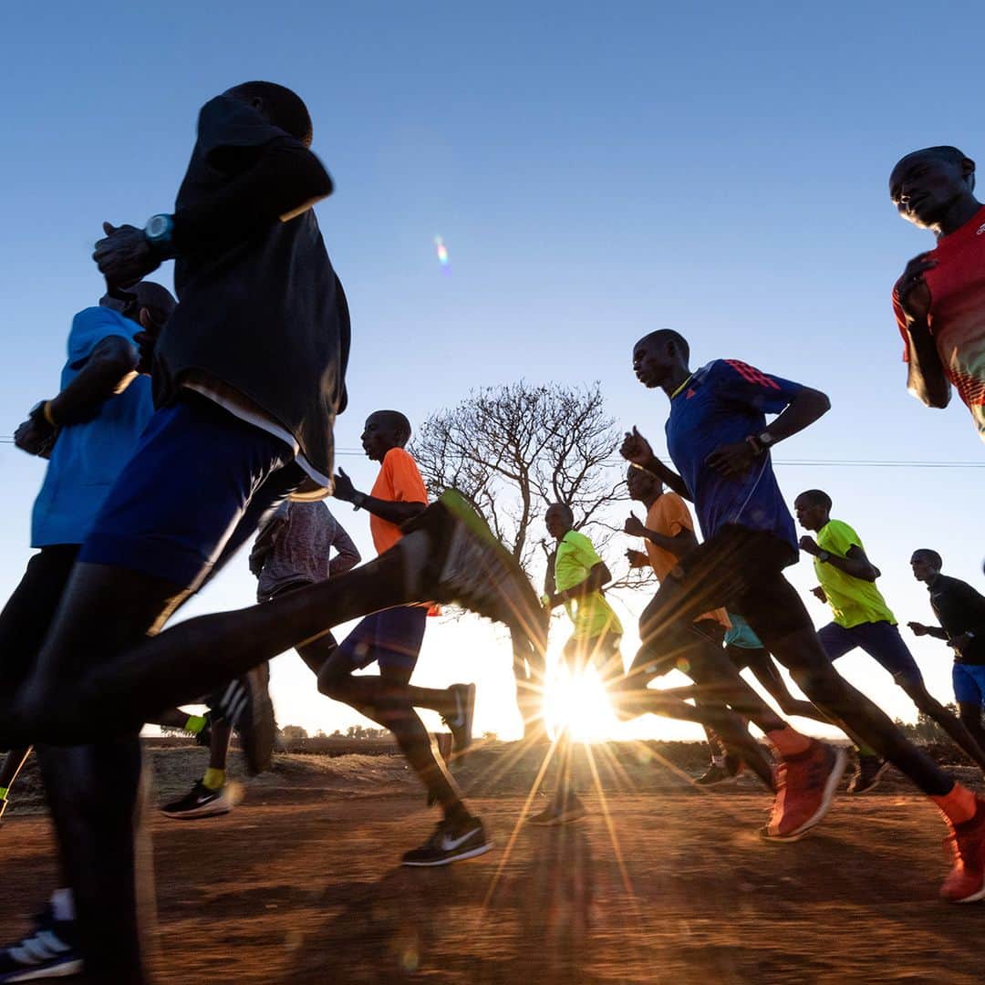 AFP通信さんのインスタグラム写真 - (AFP通信Instagram)「AFP Photo 📷 @franck_fife - The hope to become a prophet in the land of the king marathon - . From dawn until sunset, between Kapsabet, Iten and Kaptagat, the three "spots" of the bottom in the Rift region, Kenyans dedicate their sports life in training centers, with the hope to become a prophet in the land of the king marathon. There are dozens of training centers in this area of the Kenyan highlands, which have provided the greatest riders in recent decades.」4月2日 23時37分 - afpphoto