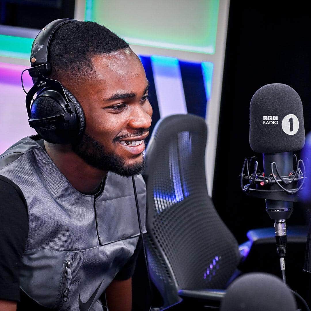 BBC Radioさんのインスタグラム写真 - (BBC RadioInstagram)「Can’t wait for this 👀  @santandave and @littlesimz have joined the #TopBoy series three cast, exec-produced by @champagnepapi」4月2日 23時56分 - bbcradio1