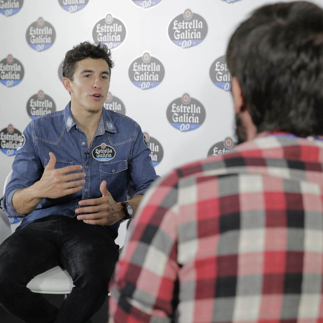 レプソル・ホンダさんのインスタグラム写真 - (レプソル・ホンダInstagram)「🇦🇷➡️🇧🇷 @marcmarquez93 enjoying some time in Brazil with @estrellagalicia00 after the #ArgentinaGP. Meeting media and enjoying the local atmosphere. ⠀⠀⠀⠀⠀⠀⠀⠀⠀ #25RepsolHonda Repsol #MotoGP #Honda #Racing #RepsolHonda #HRC #RC213V #MM93 #MarcMarquez #MM93🐜 #ThePowerOfDreams」4月3日 0時04分 - hrc_motogp