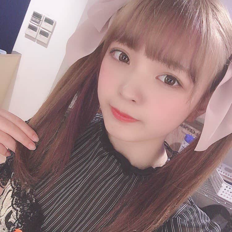 宮瀬ももかさんのインスタグラム写真 - (宮瀬ももかInstagram)「NEW Color ももちゃん🥺🧡 . . . . 今のカラーにしてからの色々なももちゃん集めたよ( *˙˙*)🧡 茶髪に戻すかは分からないけど今の私をもっと好きになってもらえるように、頭の中ももかでいっぱいの人が沢山増えるようにこれから一生懸命アイドル頑張ります( *´꒳`*)🧡 . . . 私はみやんせの事が大好きでいつも支えてもらってるから私が今度は支えられる人になってもっとみやんせに笑顔と元気を沢山与えられたらなっておもってるよ(*´ｰ｀) . . これからも、ももかを好きでいてね🥺 この先もみやんせが沢山増えて幸せになれますように😌🧡 #CLIPCLIP  #宮瀬ももか #みやんせ #アイドル #newcolor」4月3日 0時10分 - m1y_mm