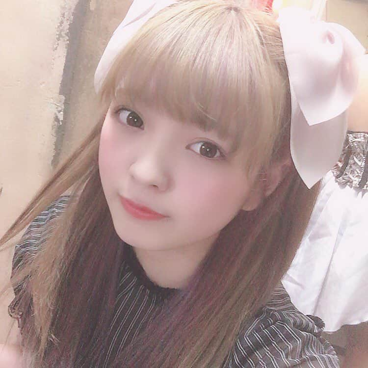 宮瀬ももかさんのインスタグラム写真 - (宮瀬ももかInstagram)「NEW Color ももちゃん🥺🧡 . . . . 今のカラーにしてからの色々なももちゃん集めたよ( *˙˙*)🧡 茶髪に戻すかは分からないけど今の私をもっと好きになってもらえるように、頭の中ももかでいっぱいの人が沢山増えるようにこれから一生懸命アイドル頑張ります( *´꒳`*)🧡 . . . 私はみやんせの事が大好きでいつも支えてもらってるから私が今度は支えられる人になってもっとみやんせに笑顔と元気を沢山与えられたらなっておもってるよ(*´ｰ｀) . . これからも、ももかを好きでいてね🥺 この先もみやんせが沢山増えて幸せになれますように😌🧡 #CLIPCLIP  #宮瀬ももか #みやんせ #アイドル #newcolor」4月3日 0時10分 - m1y_mm