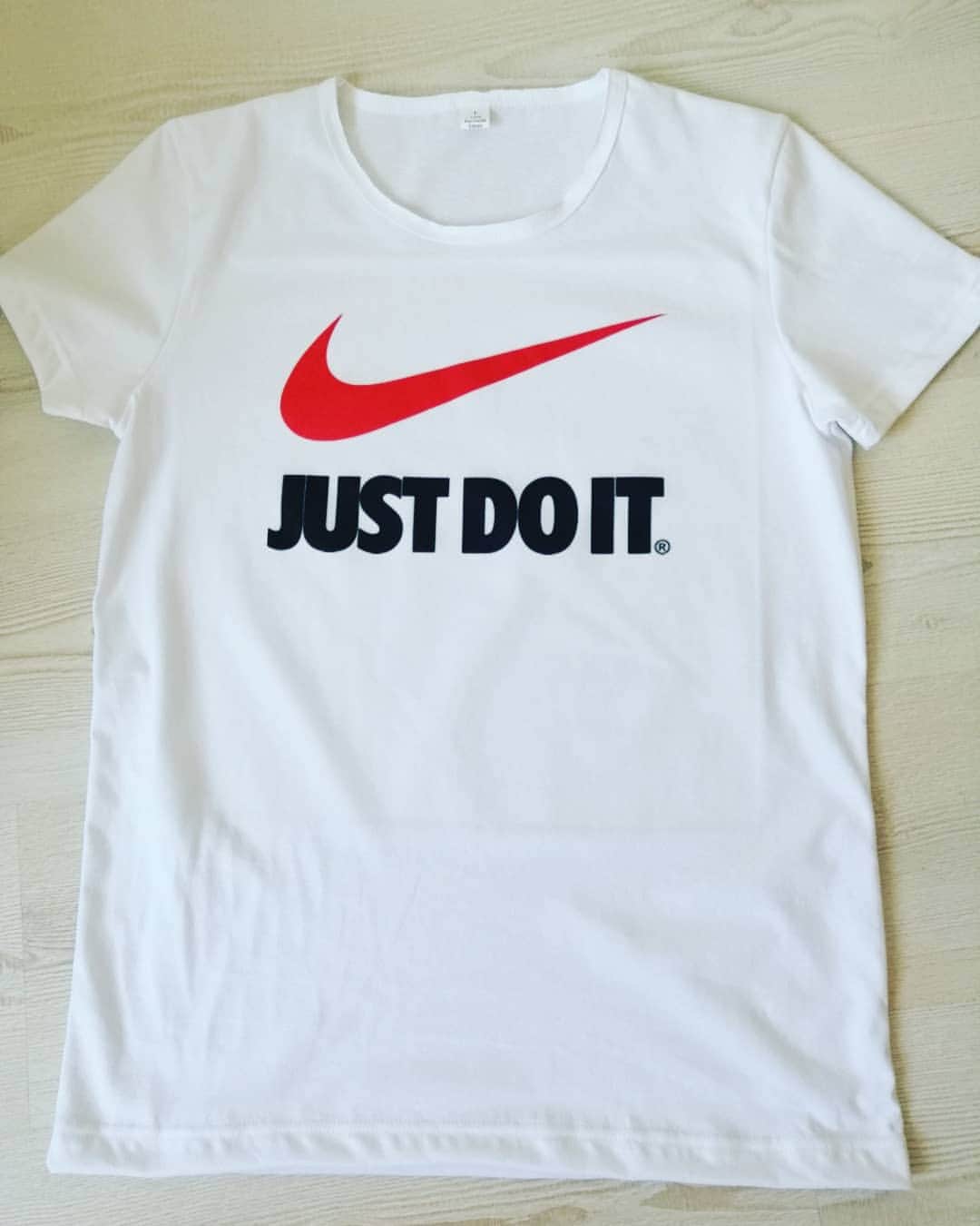 Ellieのインスタグラム：「👉DÜNYACA ÜNLÜ MARKA TSHIRTLER 👉4 ADET 99 TL ✉️✉️SİPAŞ VE BİLGİ İÇİN DM  #antalya #izmir @istanbul #adana #bursa #muğla #gaziantep #kadıköy #Beşiktaş #saykolise #gt # #atatutk  #video #komikvideolar #mizah#karamizah #sale# shop#indirim」