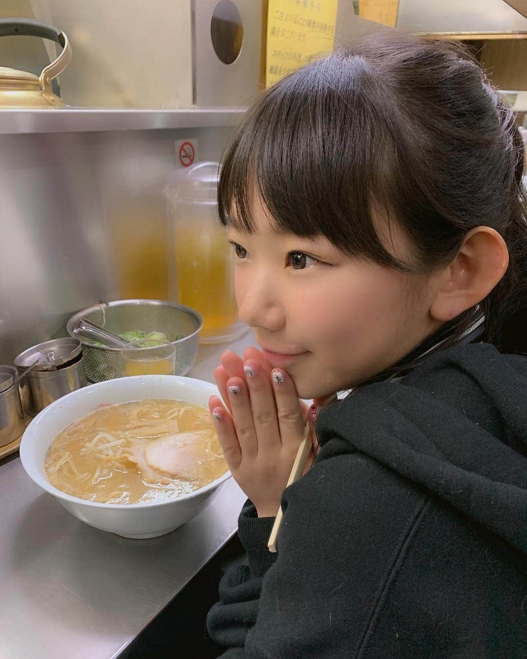 長澤茉里奈さんのインスタグラム写真 - (長澤茉里奈Instagram)「仕事おつかれらーめん🍜 #ホープ軒 #長澤のらー活 #まりログ🐷」4月3日 0時30分 - marinanagasawa1008