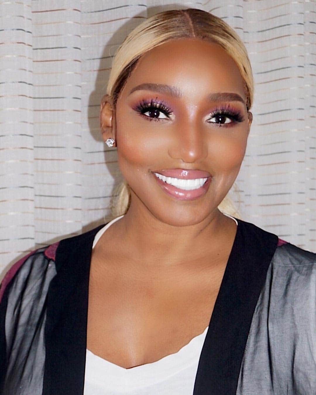 ネネ・リークスのインスタグラム：「The beat down given by @beautyamazonmua she makes me laugh too 🤣🙃」