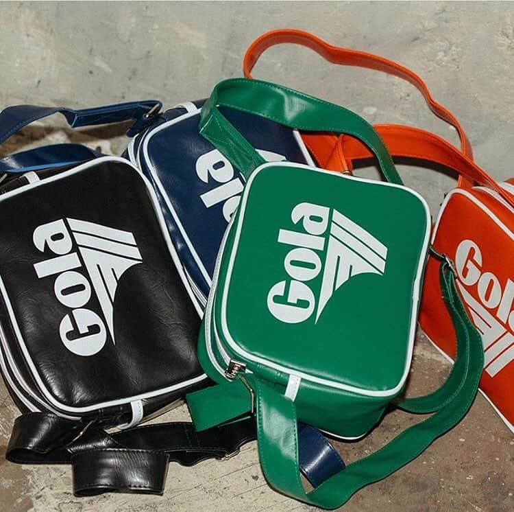 のインスタグラム：「When you’re spoilt for choice! Featuring the iconic Redford messenger bag 🙌🏽 #golaclassics #bags #messengerbag 📸: @golaclassicskorea」