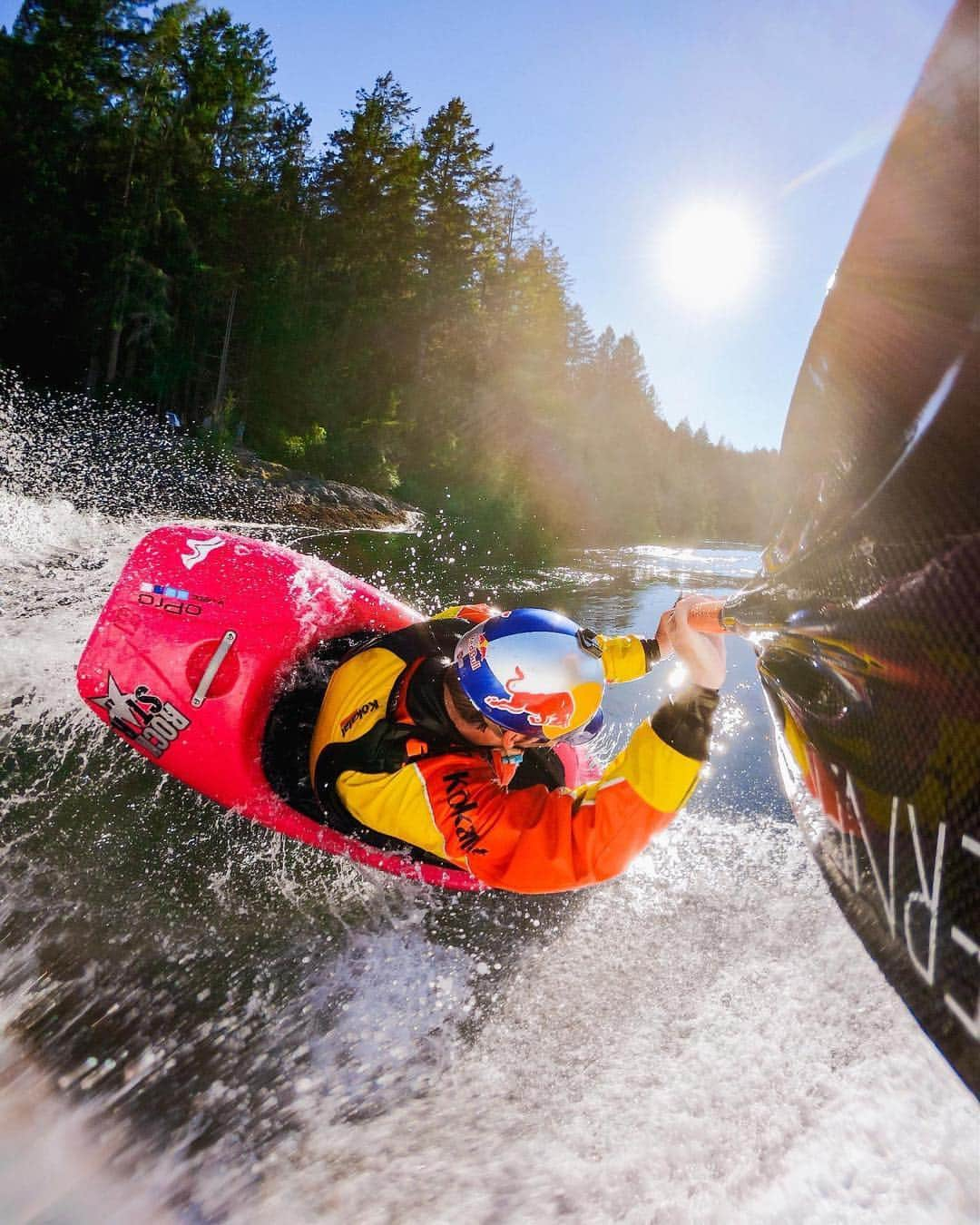 goproさんのインスタグラム写真 - (goproInstagram)「Photo of the Day: Getting technical with #GoProAthlete @danejacksonkayak in the Skookumchuck Narrows of British Columbia. • • • #GoPro #Kayaker #BritishColumbia #Canada」4月3日 0時44分 - gopro